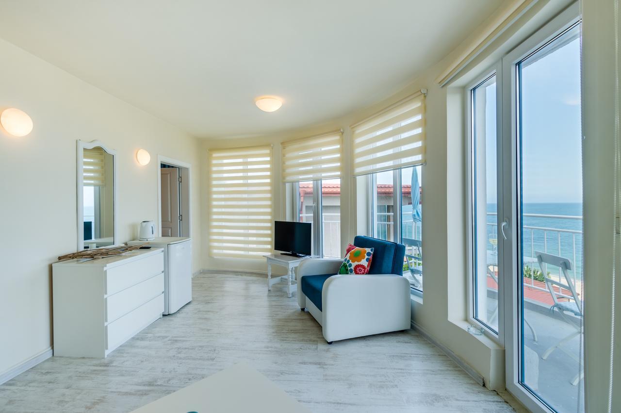 Villa White Dove Golden Sands Bagian luar foto