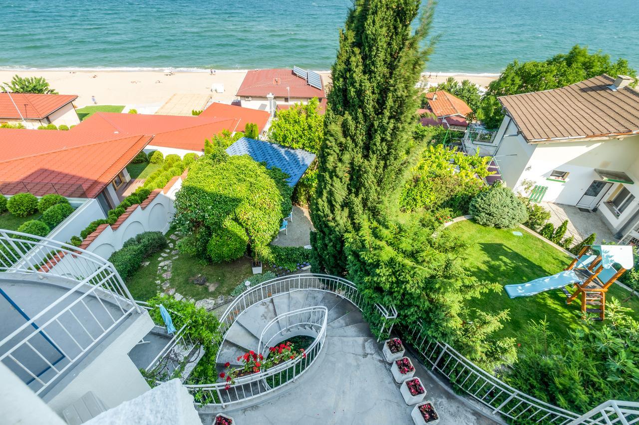 Villa White Dove Golden Sands Bagian luar foto