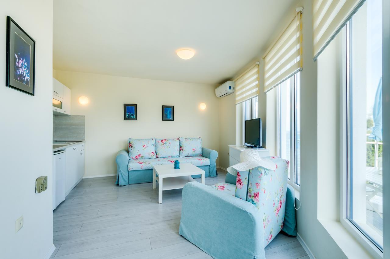 Villa White Dove Golden Sands Bagian luar foto