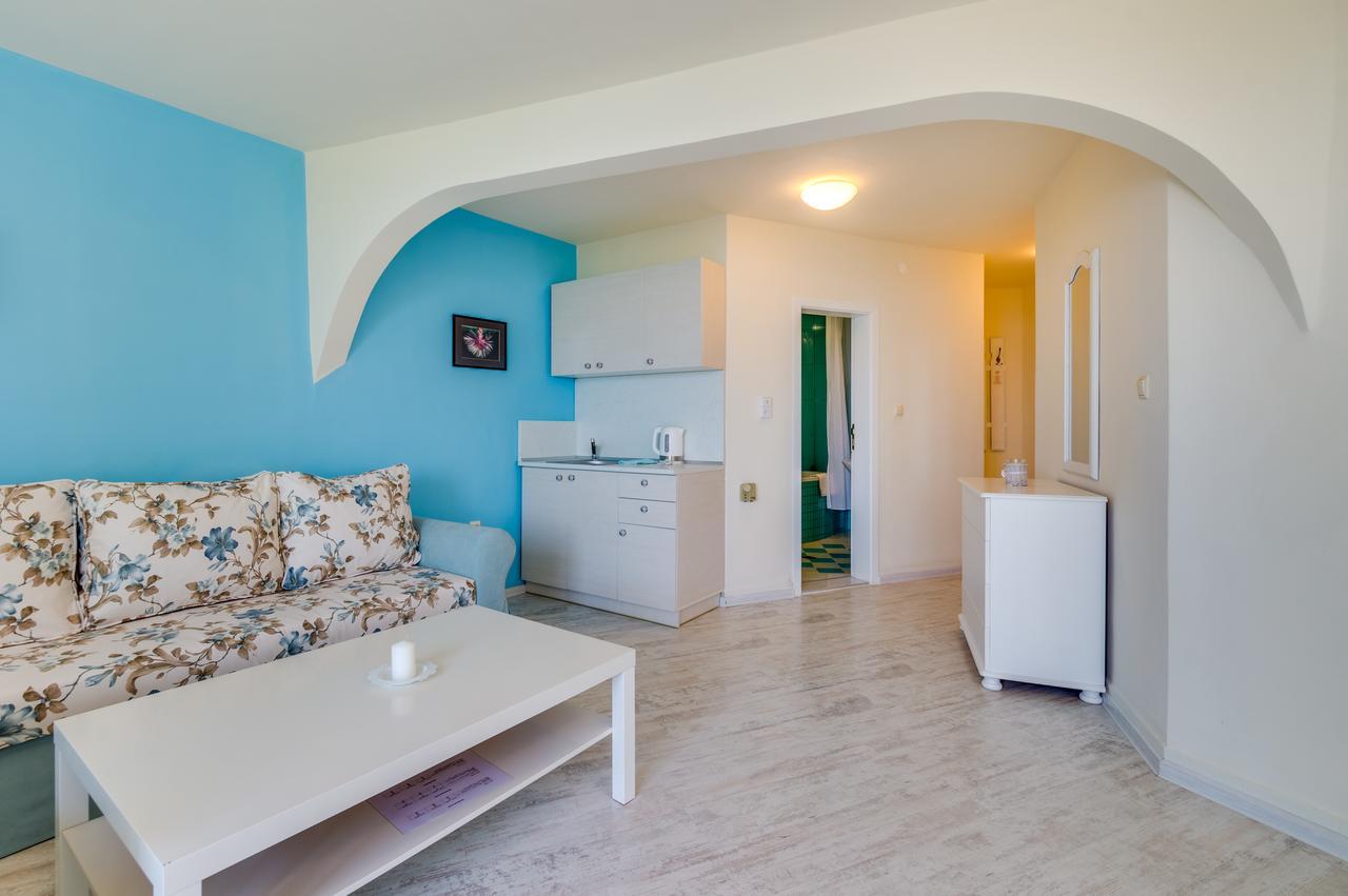 Villa White Dove Golden Sands Bagian luar foto