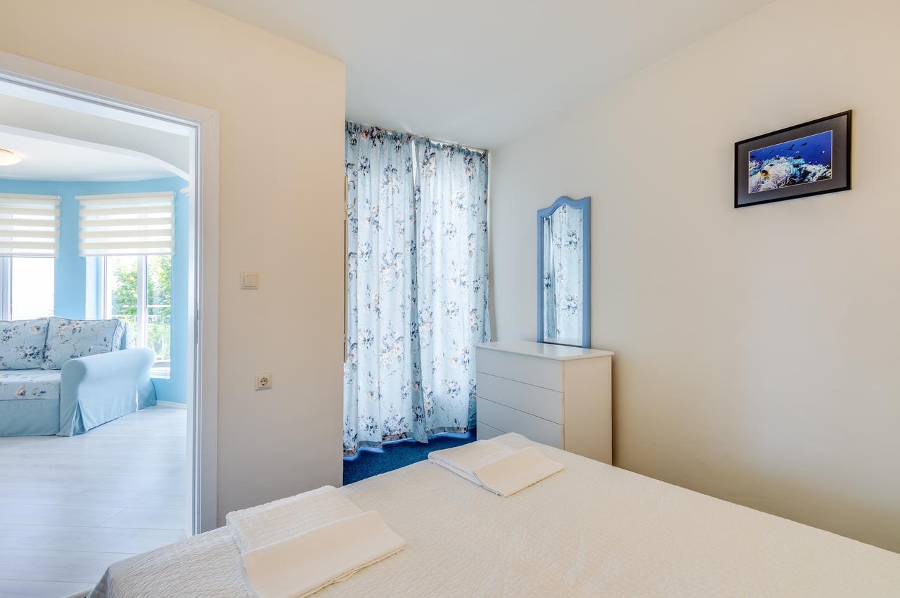 Villa White Dove Golden Sands Bagian luar foto