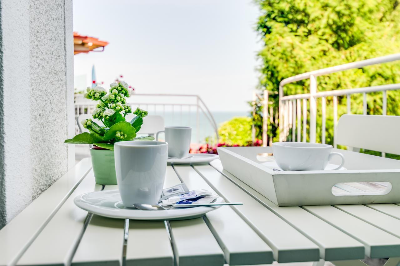 Villa White Dove Golden Sands Bagian luar foto