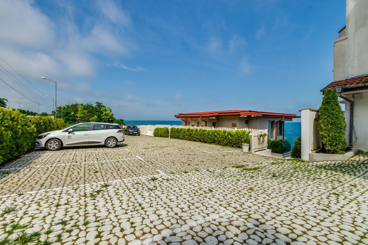 Villa White Dove Golden Sands Bagian luar foto