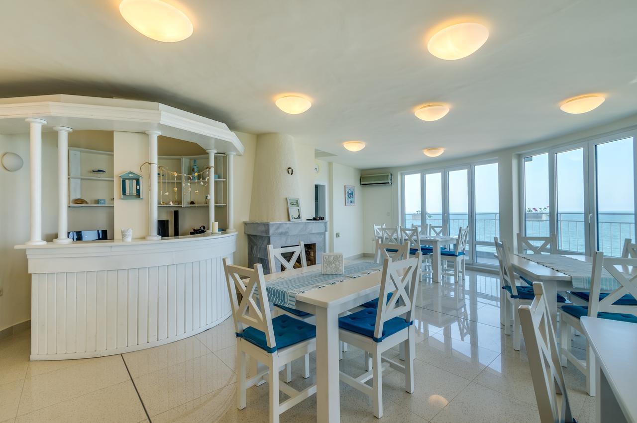 Villa White Dove Golden Sands Bagian luar foto