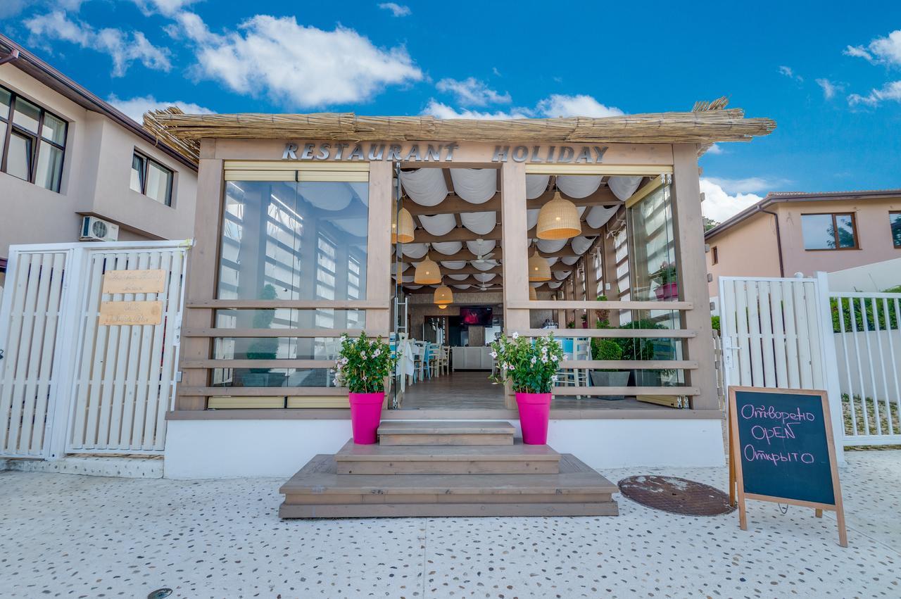 Villa White Dove Golden Sands Bagian luar foto