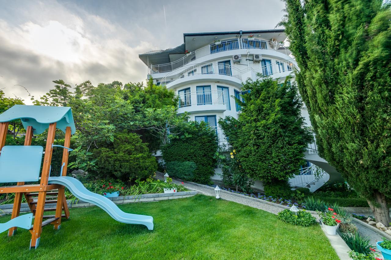 Villa White Dove Golden Sands Bagian luar foto