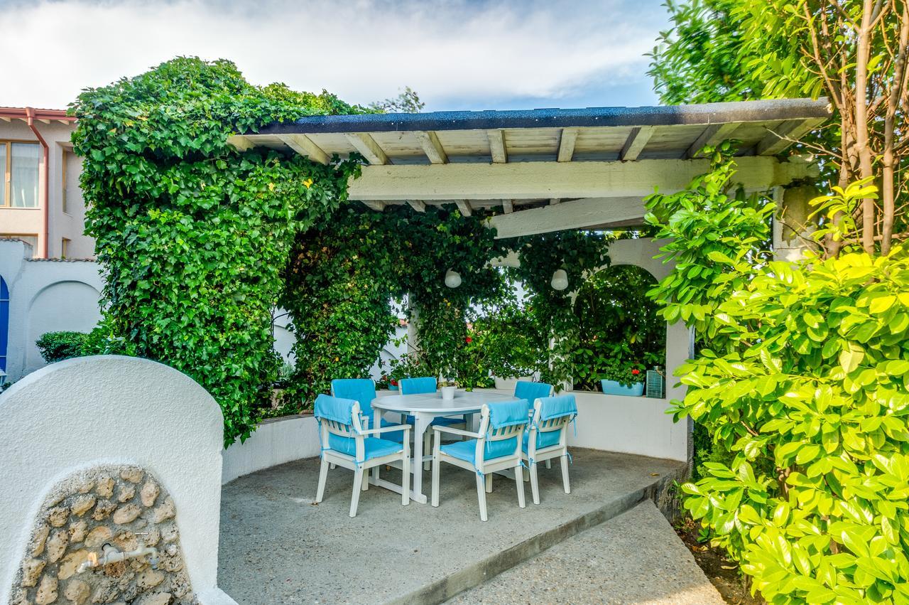 Villa White Dove Golden Sands Bagian luar foto